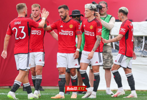 Manchester united yang skuad mewah terlihat tidak memiliki visi yang jelas.