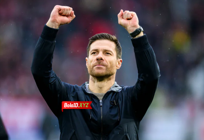 BolaID. Xabi Alonso resmi mengumumkan bahwa dirinya akan pergi melatih Real Madrid di musim panas 2025.