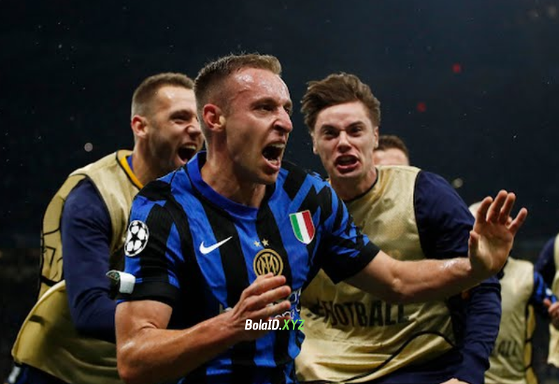 Para Pemain Inter Milan selebrasi usai Kalahkan Barcelona 4-3 di Giuseppe Meazza.