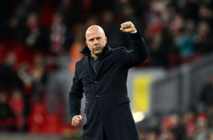 Arne slot mendapatkan pujian setelah juara liga inggris di tahun perdananya.