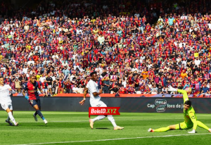 Barcelona mampu bangkit meskipun tertinggal 2 gol.