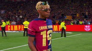 Yamal melakukan selebrasi usai kemenangan atas Real Madrid di final Copa de rey 2025